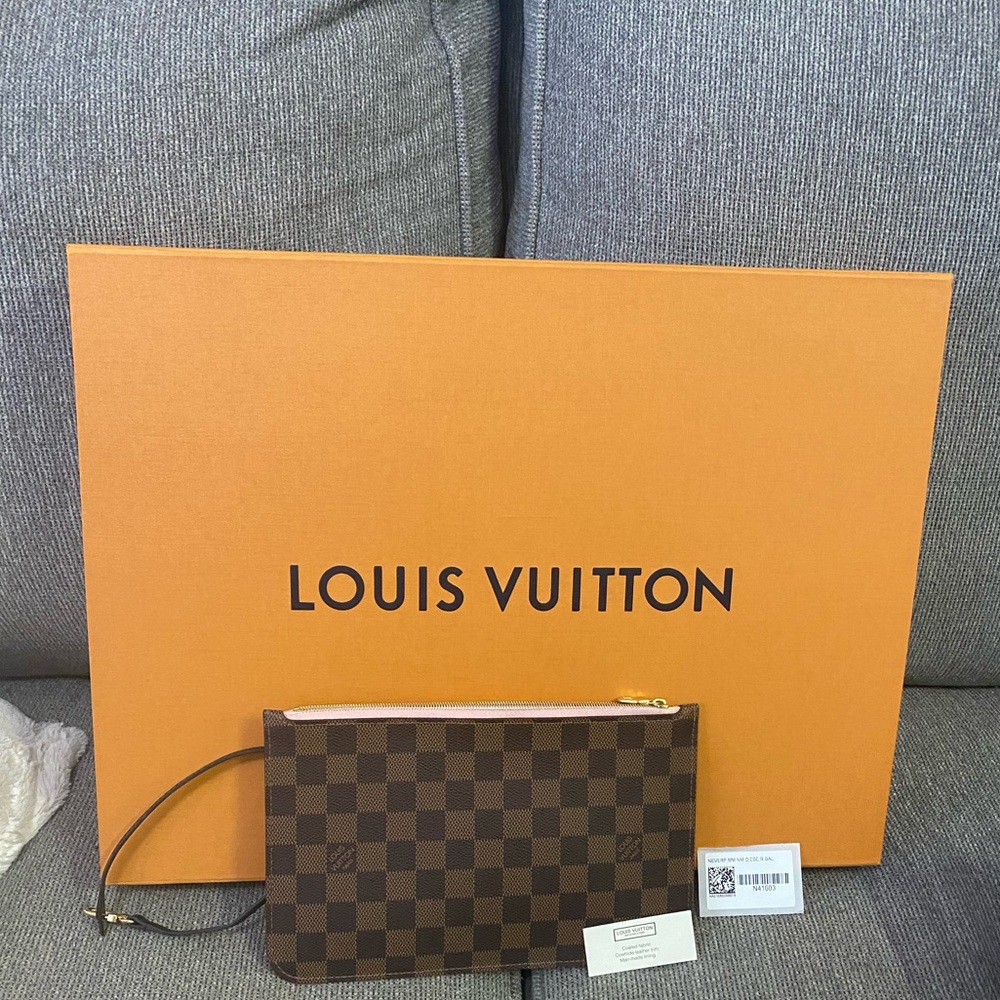 Louis Vuitton Neverfull MM Damier brown wristlet